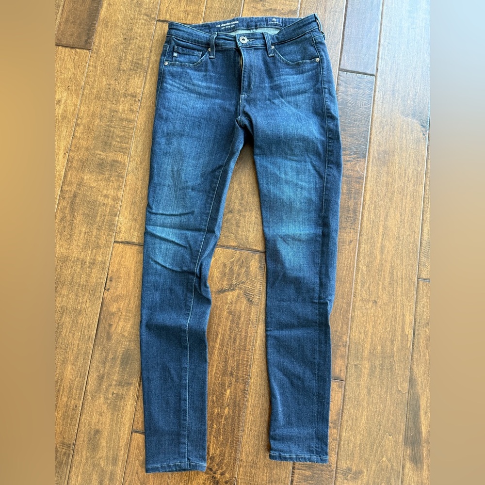 AG the legging ankle, super skinny ankle jeans. Size 26R

EUC